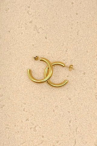 The Kaia Small Hoop Earrings in Gold